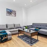 Modern Flat Near Hyde Park