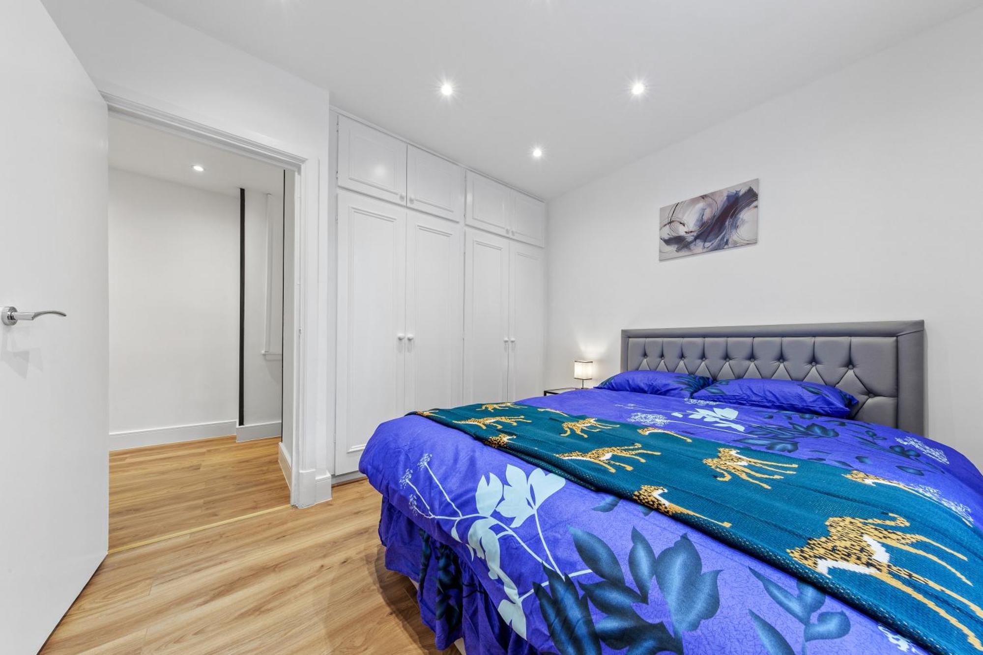 Modern Flat Near Hyde Park